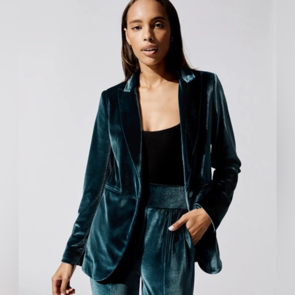 Carbon38 Velvet Boyfriend Blazer In Teal size small